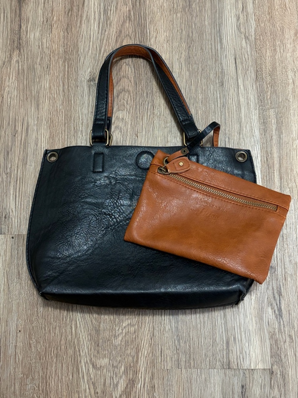 GH Bass Co (Maine) - Black Leather Tote with Inner Brown Pouch (Strap Inc)